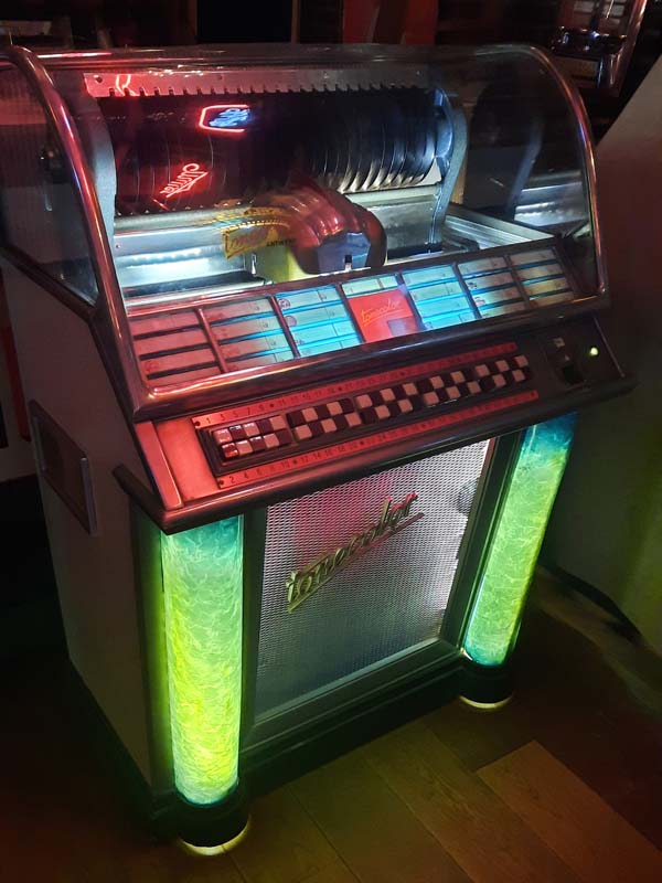Tonecolor 34 Jukebox Suggest Toebosch N.V.