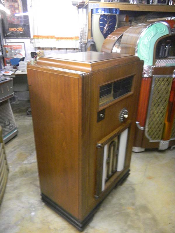 Gabel Realistic Jukebox Musikbox