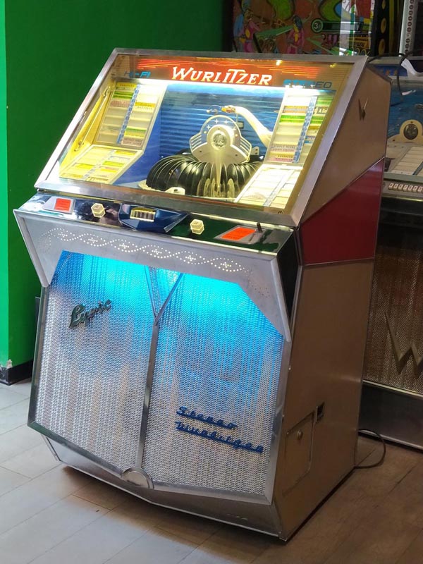 Notomat Wurlitzer Lyric M Jukebox Musikbox