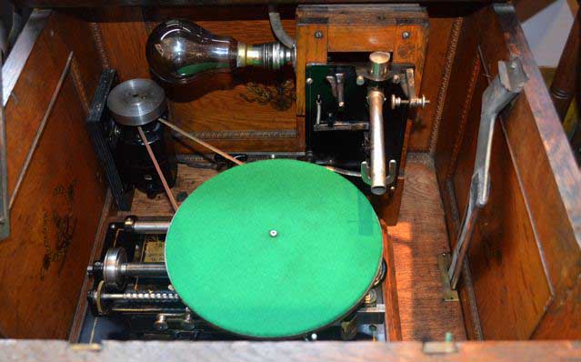 Mills Automatic Phonograph