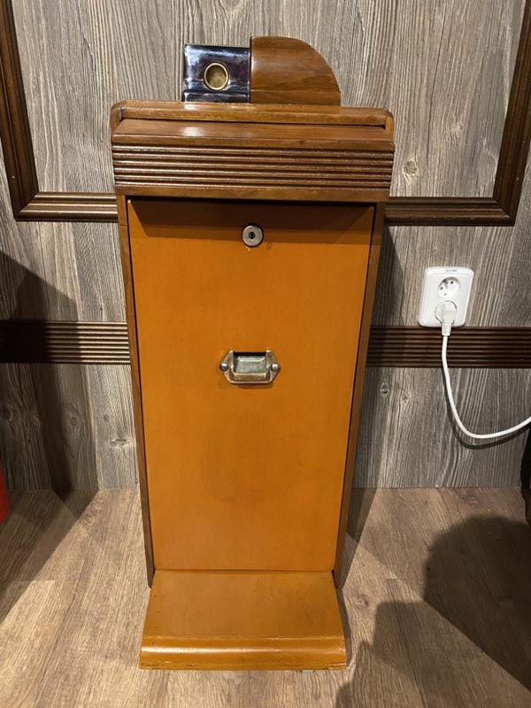 Mills Wallbox Stroller