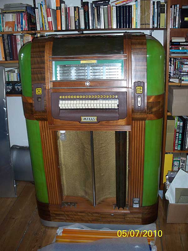 Mills "Throne of Music"