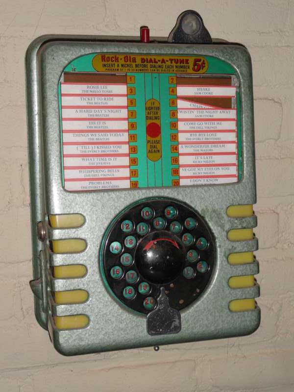 Rock-Ola 1501 Dial-A-Tune