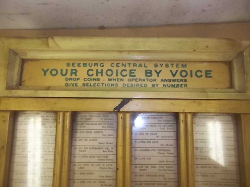 Seeburg Your Choice by Voice Jukebox Musikbox