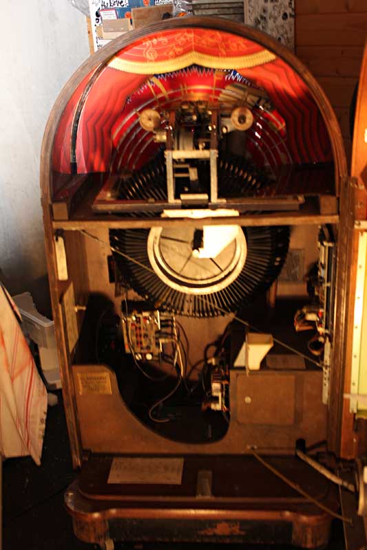 Sound Leisure Broadway 1015 Vinyl Jukebox