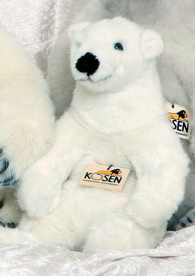 Polar Bear "Linn", sitting 
